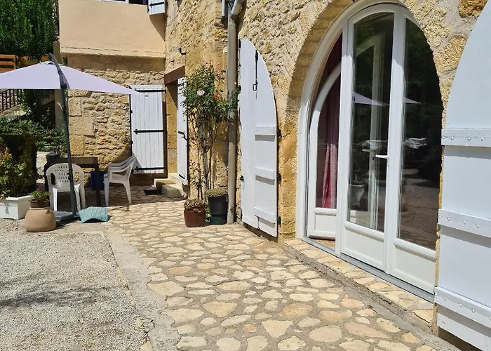 Du Moulin De La Roque Castels